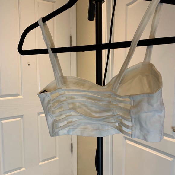 Brandy Melville caged bralette white NWOT sz Small - Picture 6 of 6